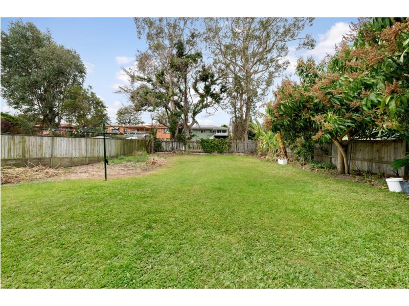 6 Lucas Street, Scarborough QLD 4020