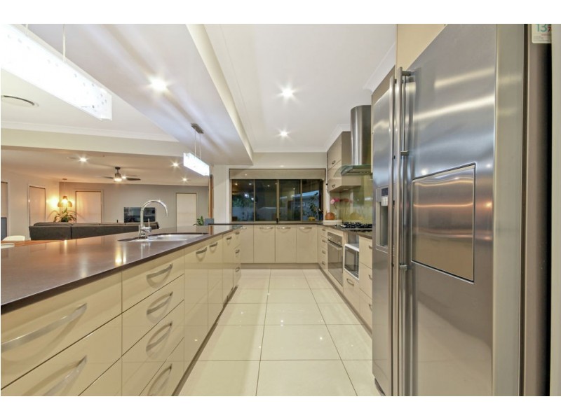 14 Waterway Crescent, Murrumba Downs QLD 4503