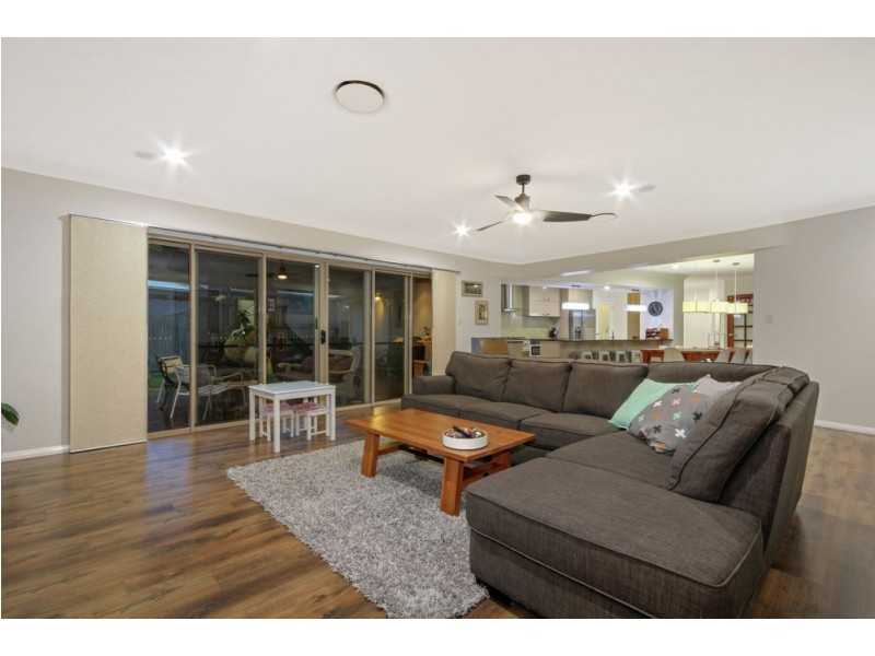 14 Waterway Crescent, Murrumba Downs QLD 4503