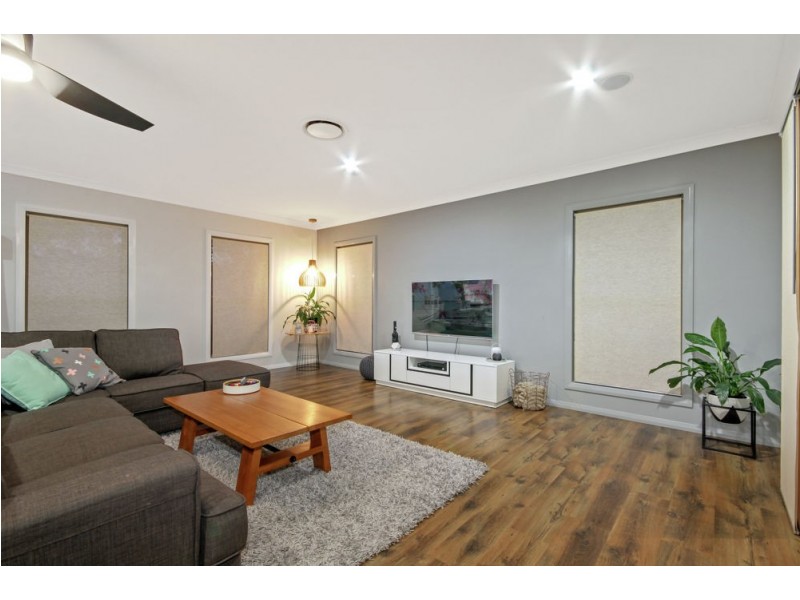 14 Waterway Crescent, Murrumba Downs QLD 4503