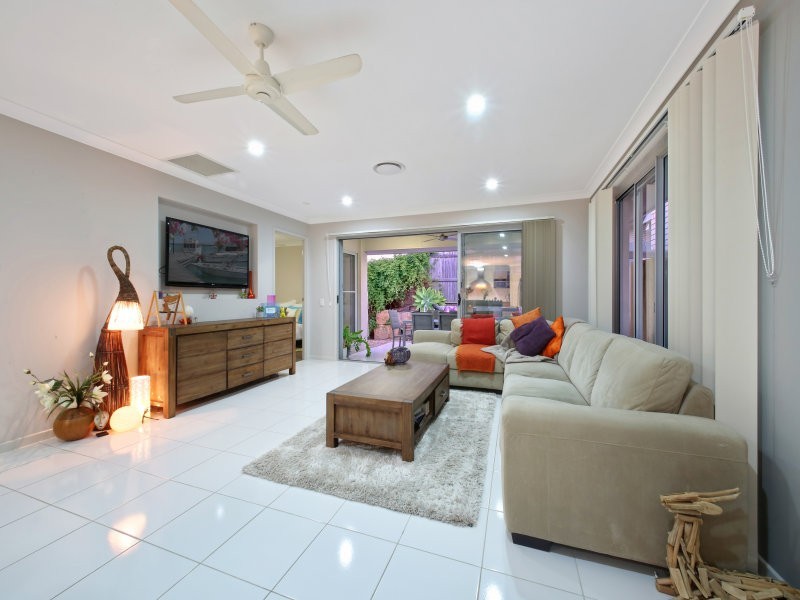 19 Severn Crescent, North Lakes QLD 4509