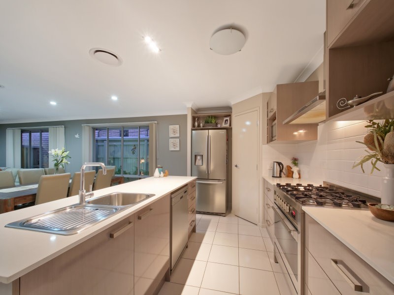 19 Severn Crescent, North Lakes QLD 4509