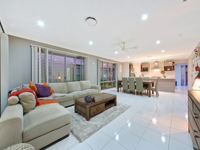 19 Severn Crescent, North Lakes QLD 4509