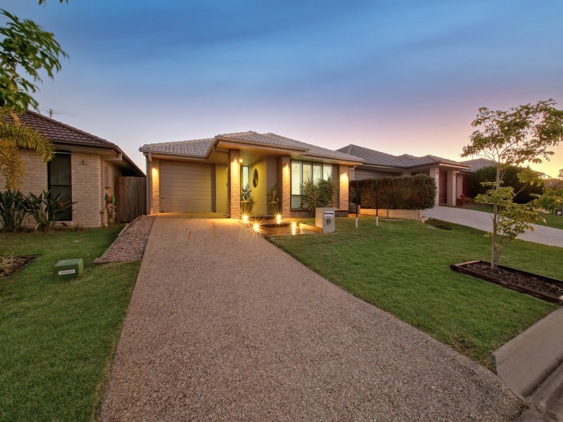 19 Severn Crescent, North Lakes QLD 4509
