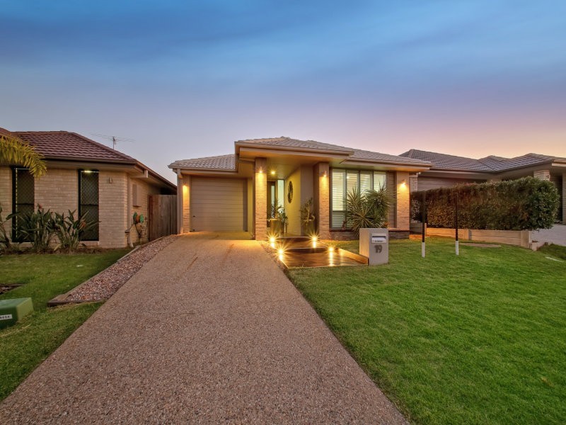19 Severn Crescent, North Lakes QLD 4509