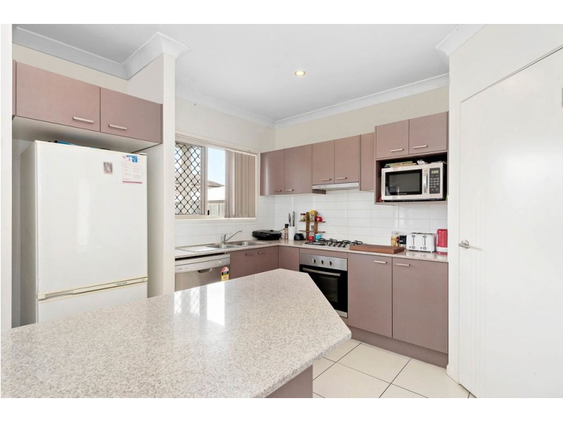 4 Riviera Crescent, North Lakes QLD 4509