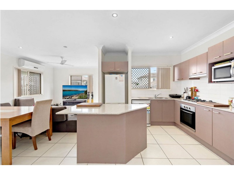 4 Riviera Crescent, North Lakes QLD 4509