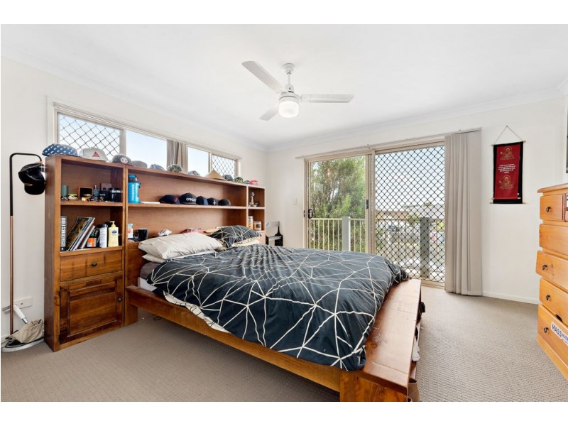 4 Riviera Crescent, North Lakes QLD 4509