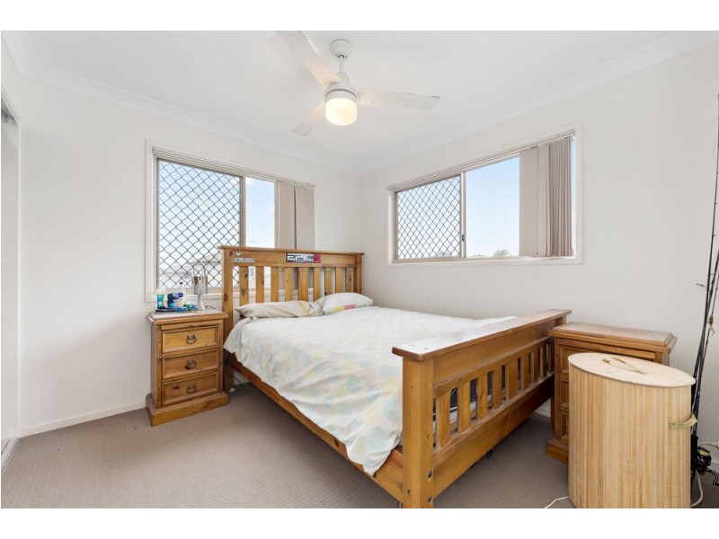 4 Riviera Crescent, North Lakes QLD 4509