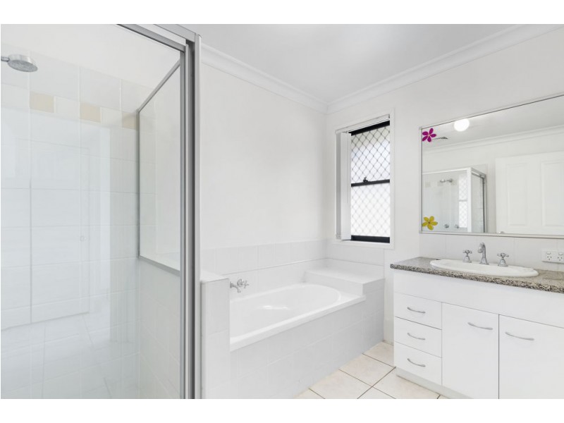 5 Bronze Court, Griffin QLD 4503