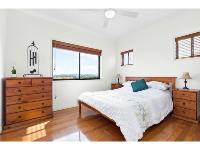 8 Hawkhurst Court, Murrumba Downs QLD 4503