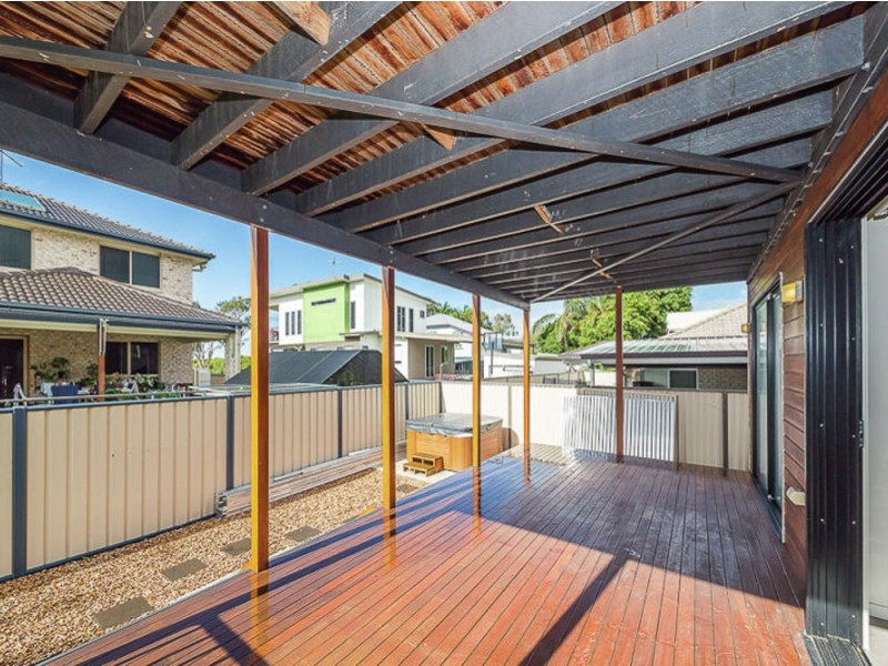 16 May Street, Bribie Island QLD 4507