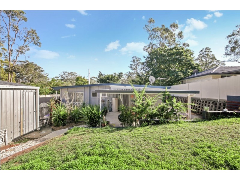 8 Warringah Grove, Petrie QLD 4502