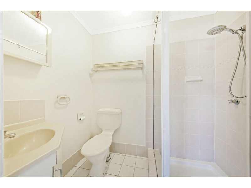 8 Warringah Grove, Petrie QLD 4502