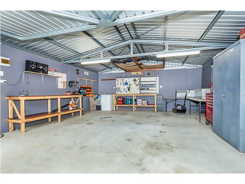 8 Warringah Grove, Petrie QLD 4502