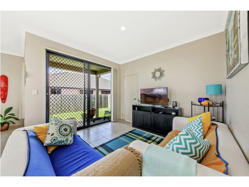 1 Wells Close, North Lakes QLD 4509