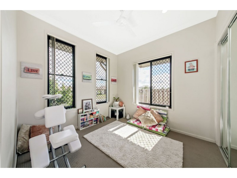 1 Wells Close, North Lakes QLD 4509