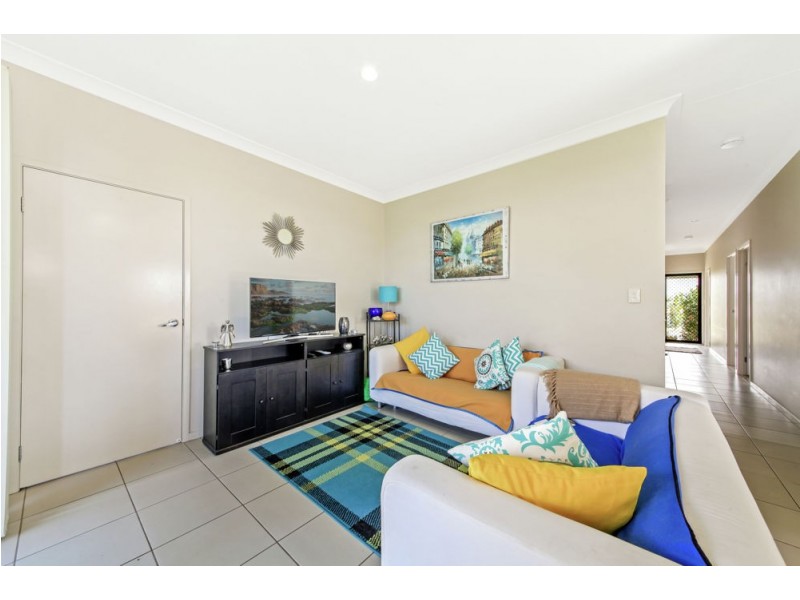 1 Wells Close, North Lakes QLD 4509