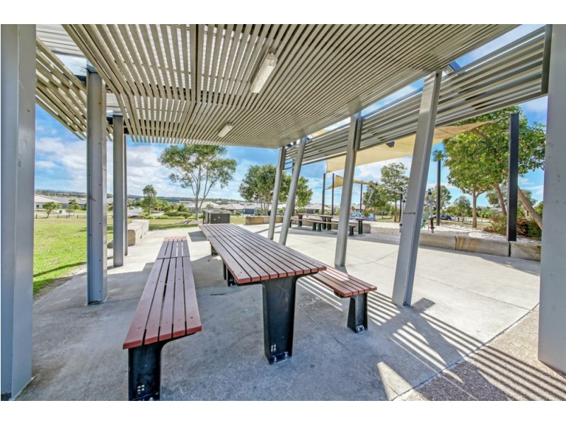 1 Wells Close, North Lakes QLD 4509