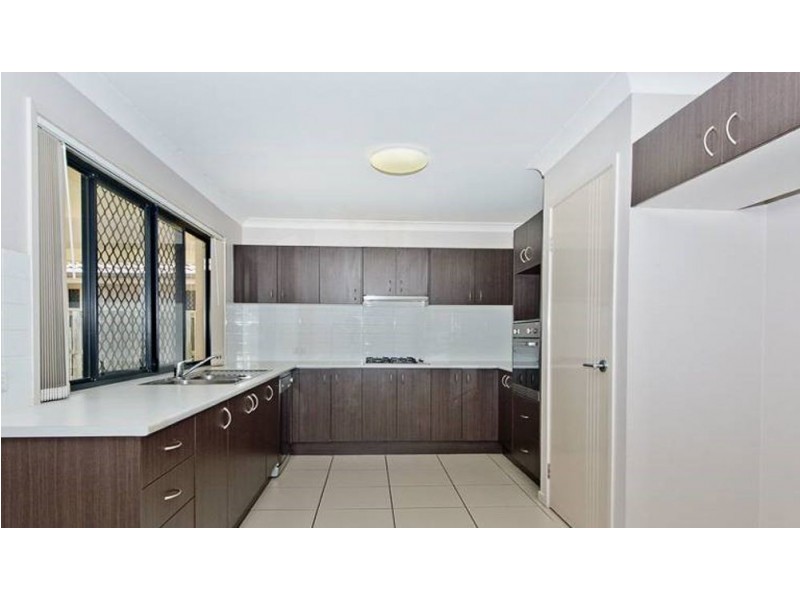 7 Roland Court, Kallangur QLD 4503