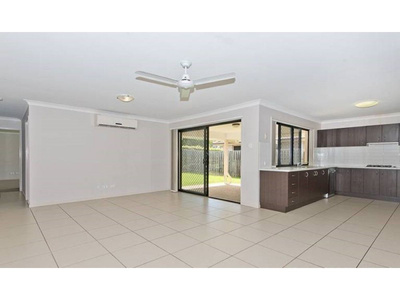 7 Roland Court, Kallangur QLD 4503