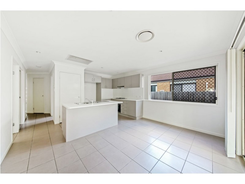 17 Adam Court, Kallangur QLD 4503