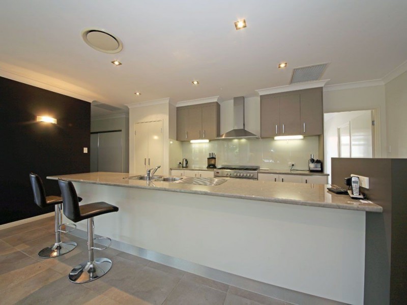 24 Forrestal Circuit, North Lakes QLD 4509