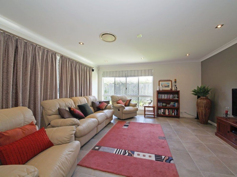 24 Forrestal Circuit, North Lakes QLD 4509