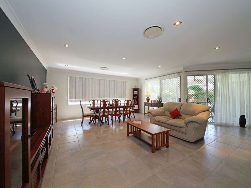 24 Forrestal Circuit, North Lakes QLD 4509