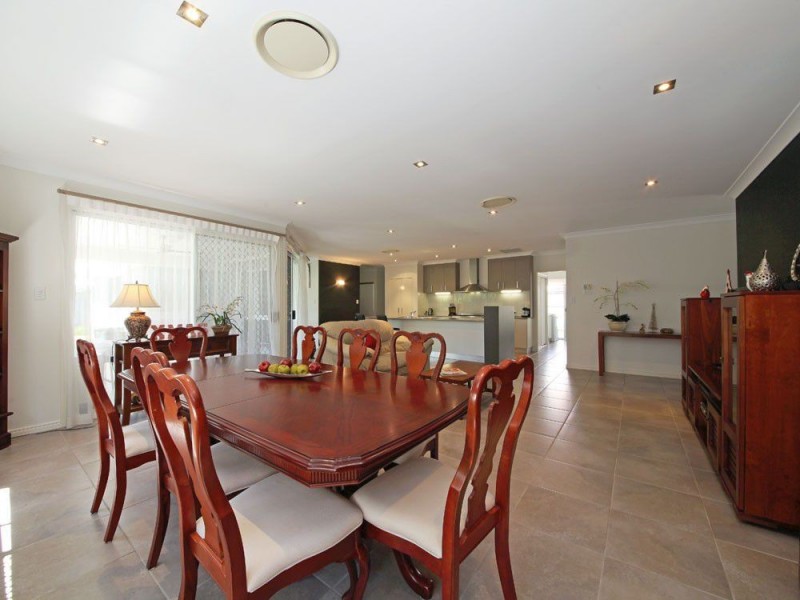 24 Forrestal Circuit, North Lakes QLD 4509