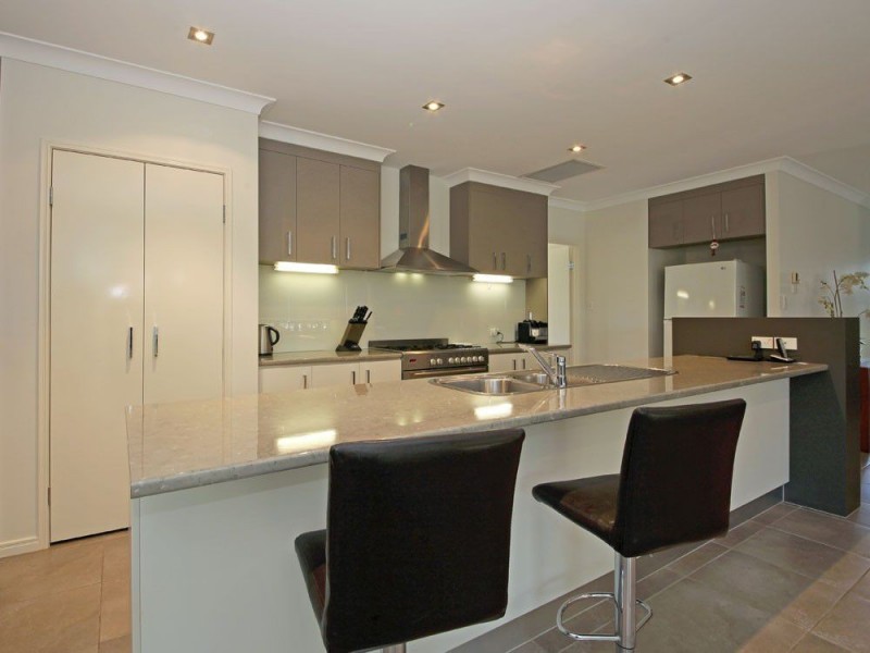 24 Forrestal Circuit, North Lakes QLD 4509