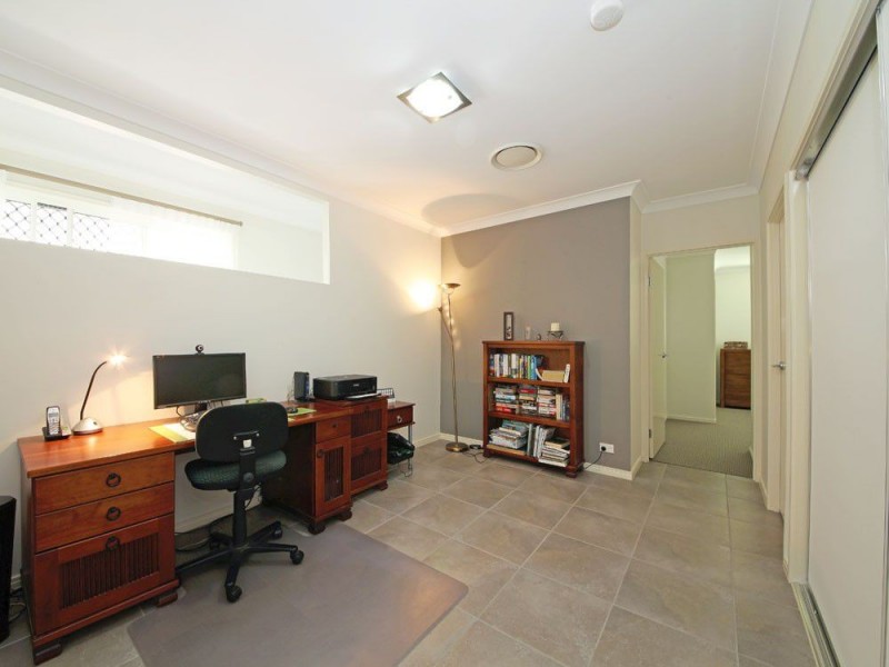 24 Forrestal Circuit, North Lakes QLD 4509