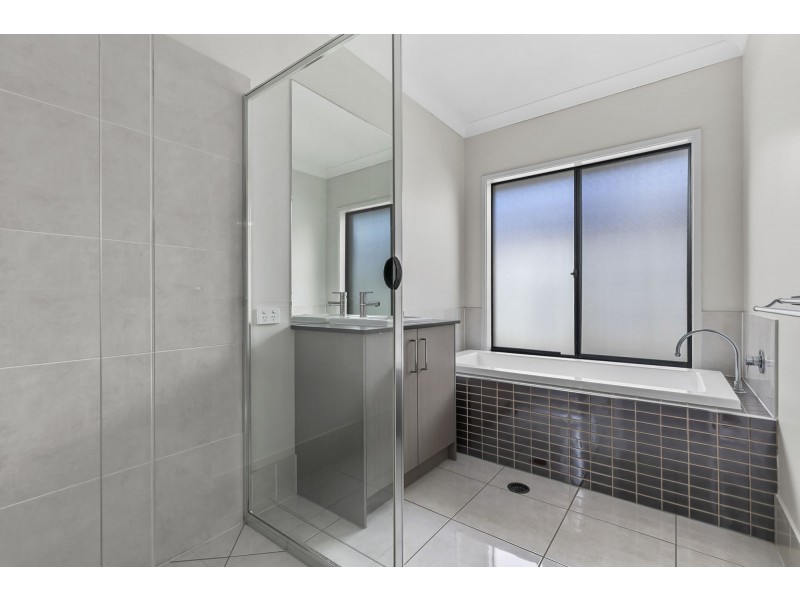28 Waterway crescent, Murrumba Downs QLD 4503