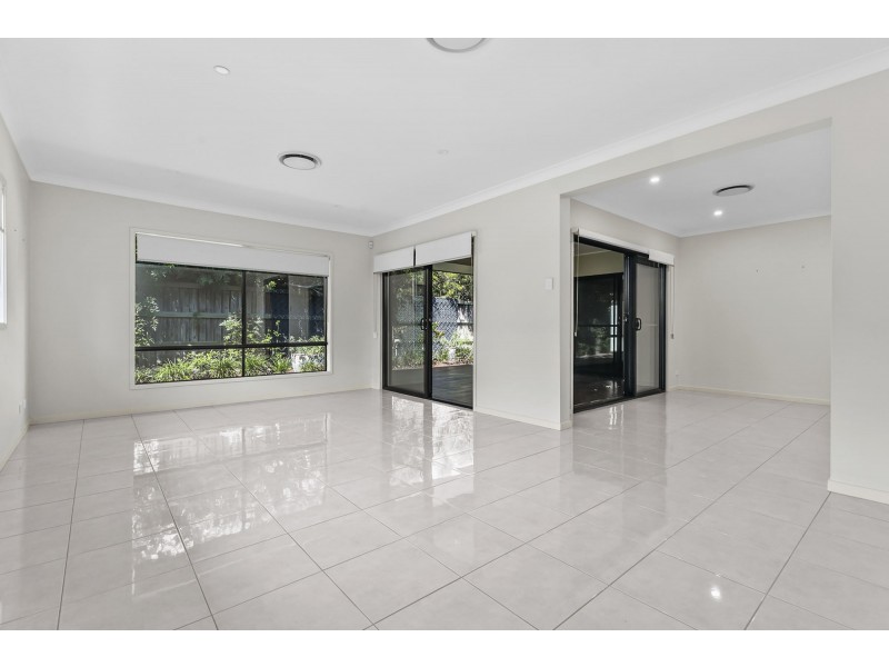 28 Waterway crescent, Murrumba Downs QLD 4503