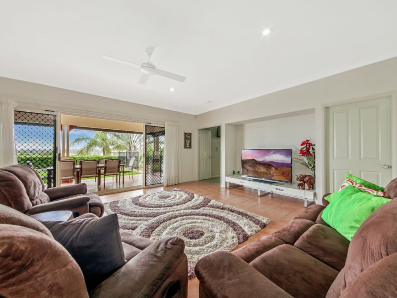 2 Lough Court, Murrumba Downs QLD 4503