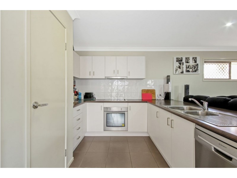 8 Capital Street, North Lakes QLD 4509