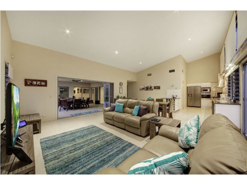 11 Lagoon Court, Murrumba Downs QLD 4503