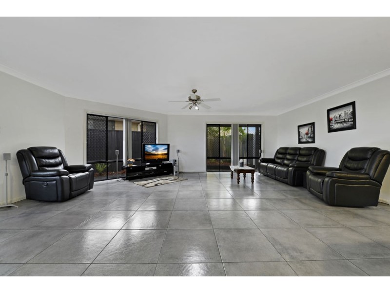9 Madison Avenue, North Lakes QLD 4509