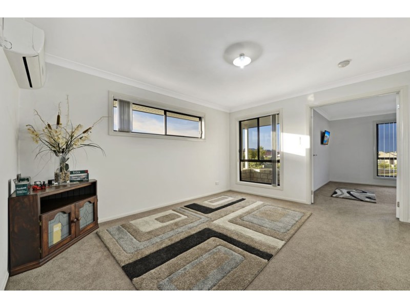 9 Madison Avenue, North Lakes QLD 4509