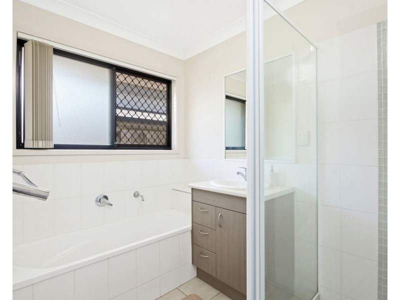 6 Denham Crescent, North Lakes QLD 4509