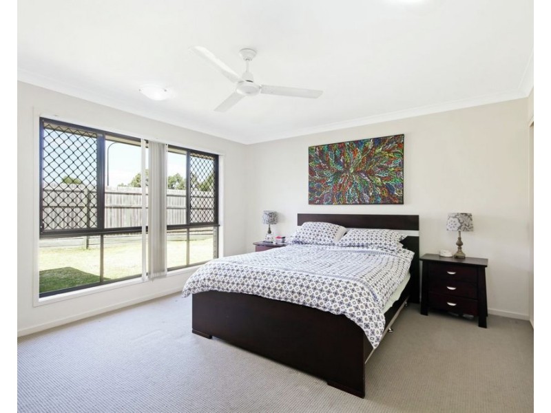 6 Denham Crescent, North Lakes QLD 4509