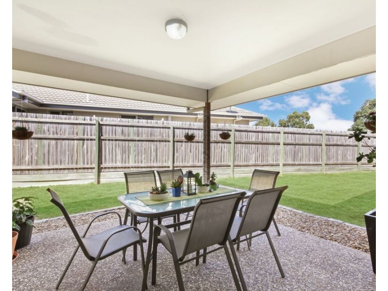6 Denham Crescent, North Lakes QLD 4509