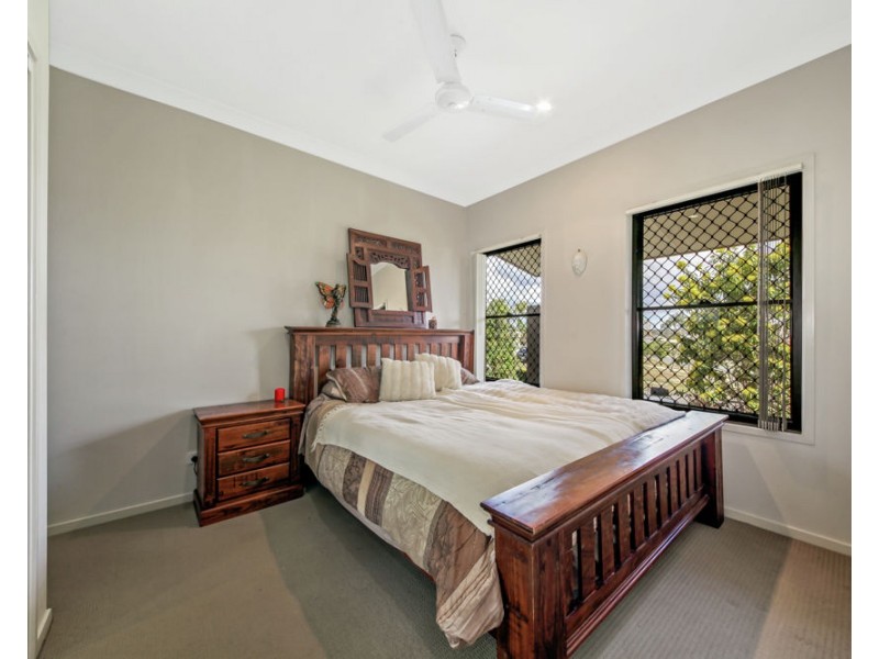 1 Wells Close, North Lakes QLD 4509