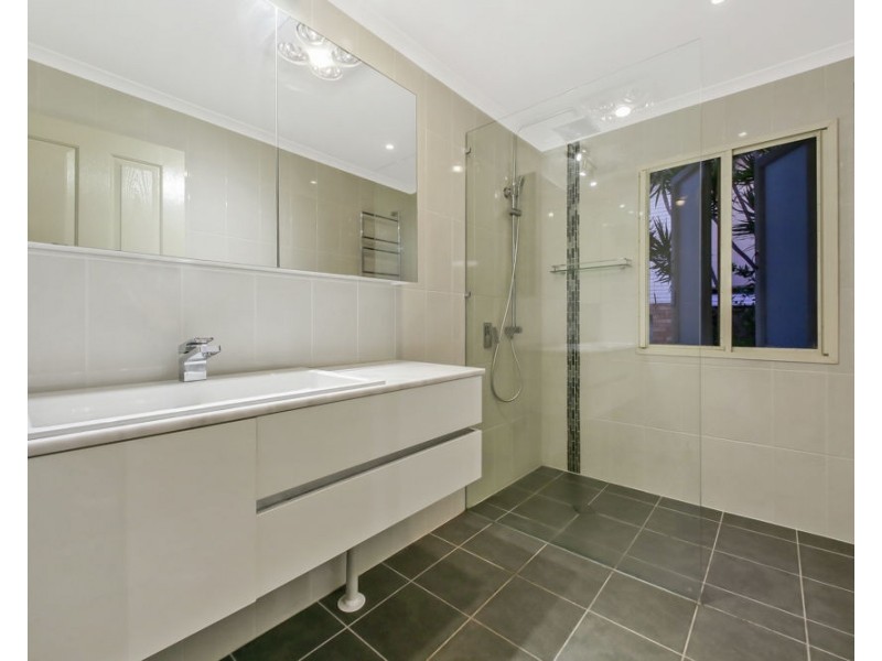 5 Rotary Crescent, Redcliffe QLD 4020