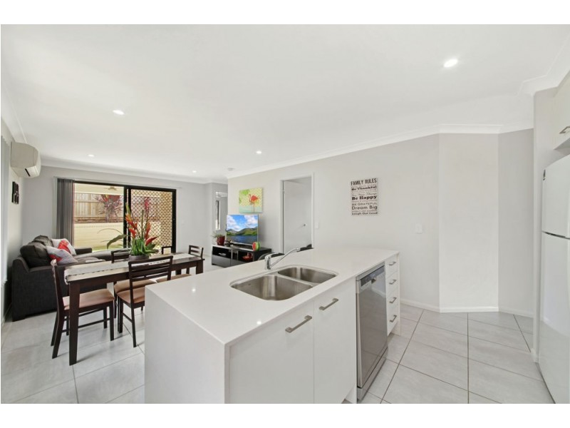 26 Mapleton Drive, North Lakes QLD 4509