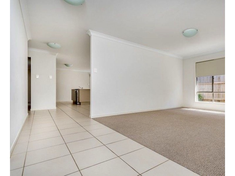 87 Mapleton Drive, North Lakes QLD 4509