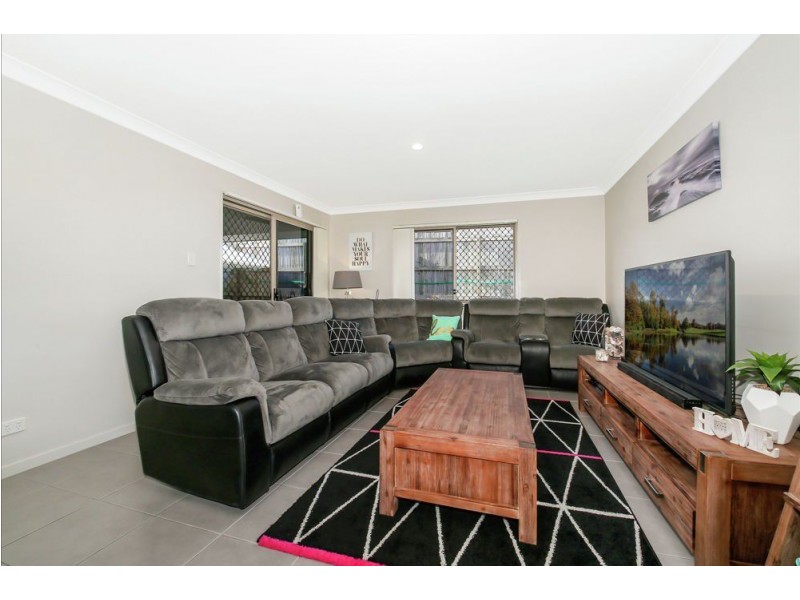 10 Daintree Circuit, North Lakes QLD 4509