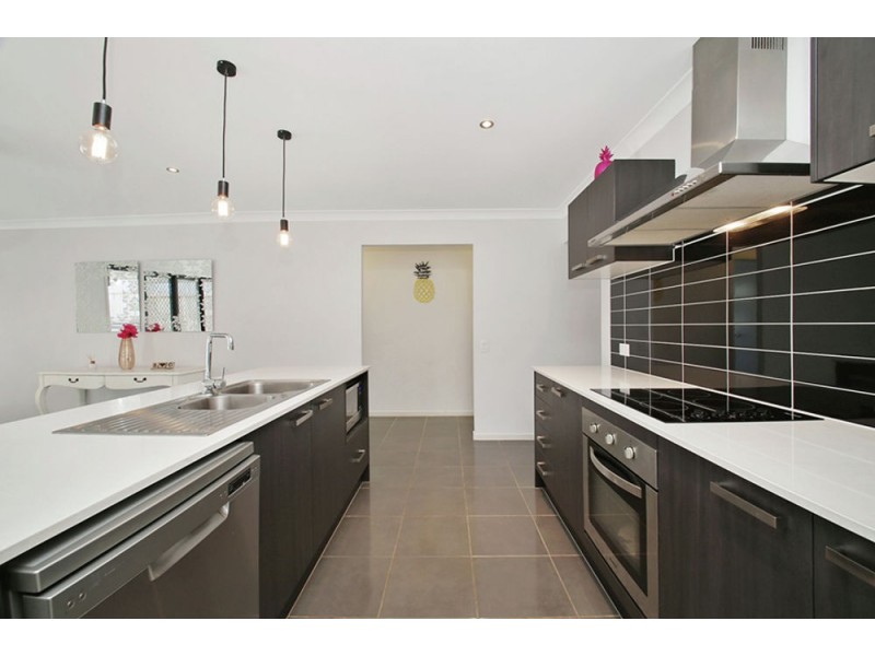 48 Solomon Parade, Warner QLD 4500