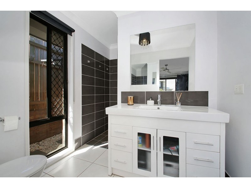 48 Solomon Parade, Warner QLD 4500