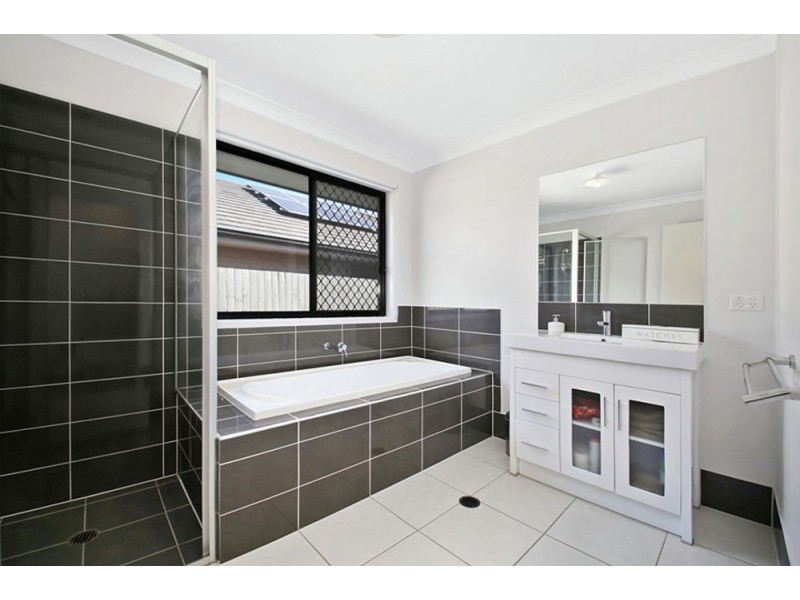 48 Solomon Parade, Warner QLD 4500